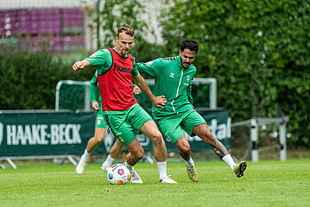 Christian Groß im Zweikampf mit Leonardo Bittencourt.