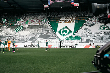 Beeindruckende Choreo im ganzen Weserstadion anlässlich des 125. Vereinsgeburtstages.