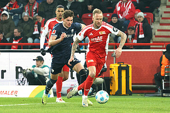 Kevin Vogt im Duell mit einem Bochumer. 