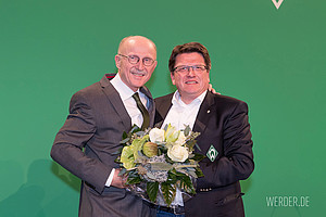 Dr. Hess-Grunewald verabschiedete vor zwei Jahren den langjährigen Manager Willi Lemke (Foto: nordphoto).