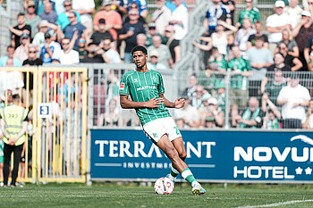 Salim Musah mit dem Ball am Fuß. 