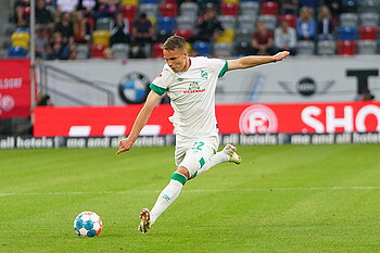 Niklas Schmidt im Spiel gegen Fortuna Düsseldorf.