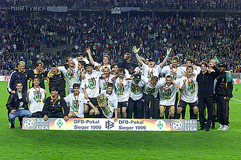 Siegerfoto nach dem DFB-Pokalsieg 1999.