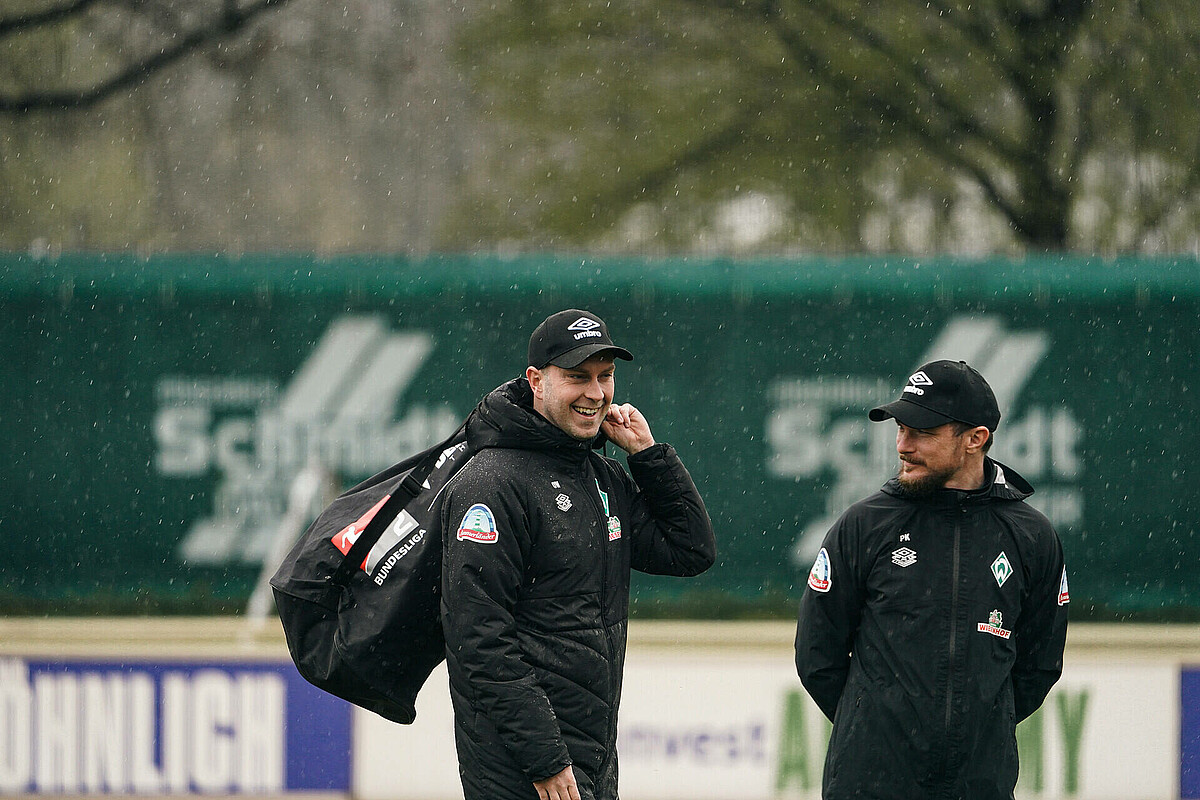 Ole Werner mit einem seiner Co-Trainer Patrick Kohlmann (Foto: W.DE). 