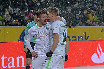 Jerome Gondorf bejubelt ein Tor für den SV Werder. 
