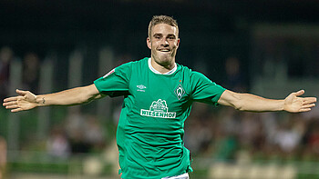 David Philipp jubelt im Trikot des SV Werder