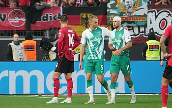 Niclas Füllkrug mit Kopfverband im Spiel gegen Leverkusen