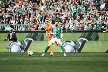 Jung during the game against VfL Wolfsburg,