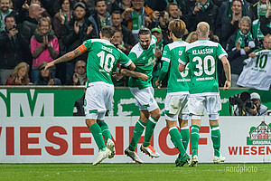 Tänzchen gefällig? Die beiden Kumpels  Martin Harnik und Max Kruse trafen beim 3:1-Heimerfolg gegen Hertha BSC erstmalig beide zusammen für Werder.