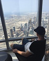 Janek Sternberg genießt seinen Urlaub in vollen Zügen. Erst in Dubai ... (Foto: Instagram/js_37).