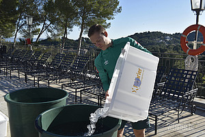 Die Eistonne - spätestens seit Ex-Werderaner Per Mertesacker Kult. Auch bei den grün-weißen Trainingslagern gehört das Bad mit eiskaltem Wasser zum Standardequipment.