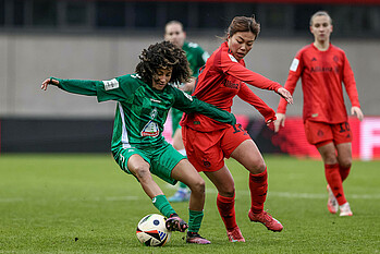Amira Arfaoui im Zweikampf. 