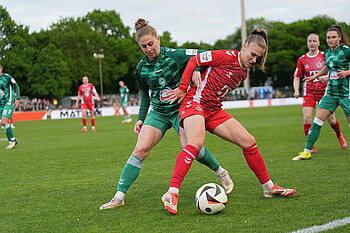 Zweikampf zwischen Köln und Werder.