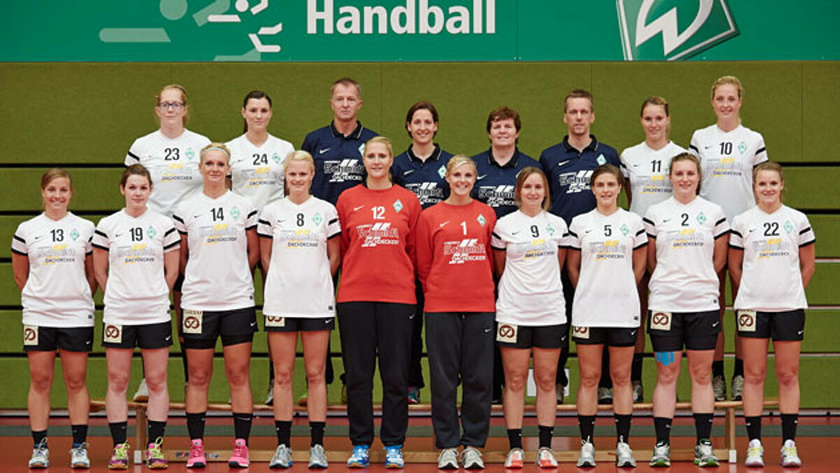 Das Teamfoto der 1. Frauen aus der Saison 2014/2015.