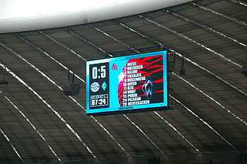 Anzeigetafel mit dem Ergebnis von 5:0 für Werder bei den Bayern 2008