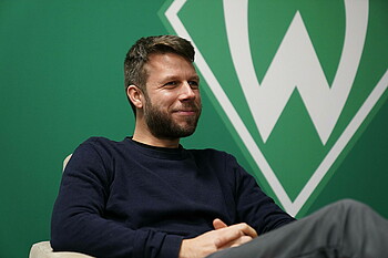 Micha Alexander beim Interviewtermin im TV-Studio des Weserstadion.