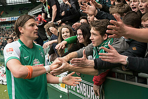 Sebastian Prödl mit Fans