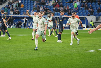 Jens Stage jubelt nach seinem dritten Treffer gegen Hoffenheim