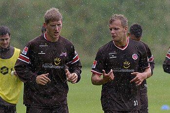 Kevin Schindler und Lennart Thy für den FC St. Pauli.