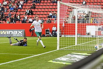 Marvin Ducksch erzielt das 3:0 gegen Ingolstadt.