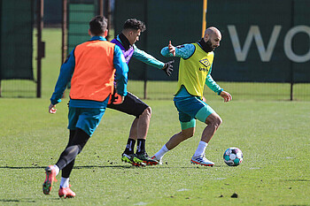 Ömer Toprak, Davie Selke und Kevin Möhwald im Werder-Training