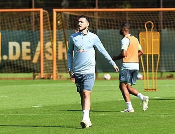 Kevin Möhwald auf dem Trainingsgelände des SVW. 