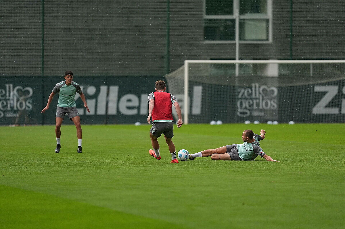 Die Werder-Profis beim Trainingsspiel im Zillertal.