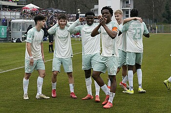Die U19 beim Torjubel