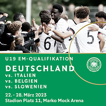 Ein Plakat mit dem Spielplan der deutschen Nationalmannschaft. 