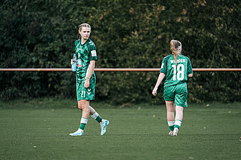 Amira Marlene Dahl am Ball in der Vorwärtsbewegung. 