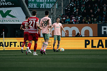 Christian Groß mit Ball am Fuß. 