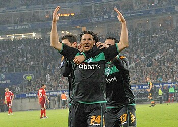 Claudio Pizarro celebrates.